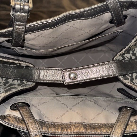 Michael Kors bag - Picture 4 of 6